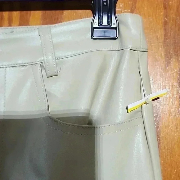 WEWOREWHAT PANTS NWOT 👖 SIZE 27 - Picture 4 of 8